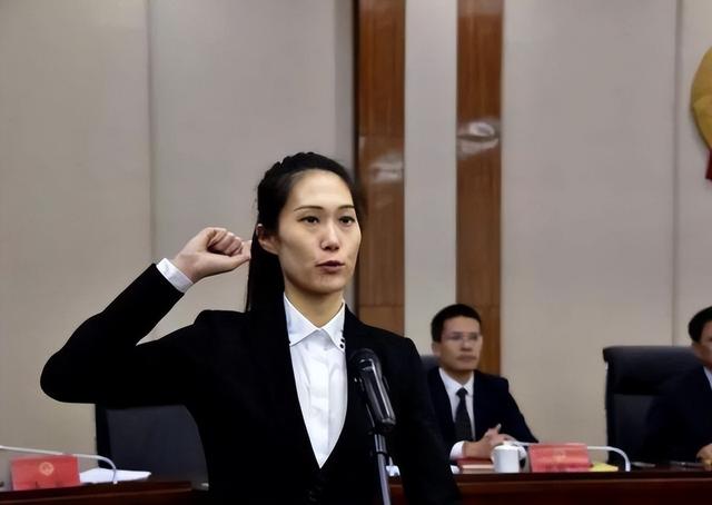 福建90后美女副市长袁琳,气质出众颜值高,教育经历不一般