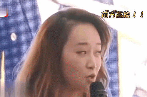 肩带崩断、裙下走光,这些女明星走红毯的社死瞬间,画面太尴尬了