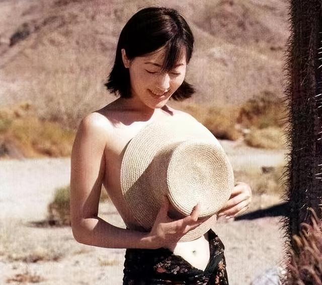 “最美潘金莲”杨思敏:靠胸走红,患上乳腺癌后,后来怎么样了?
