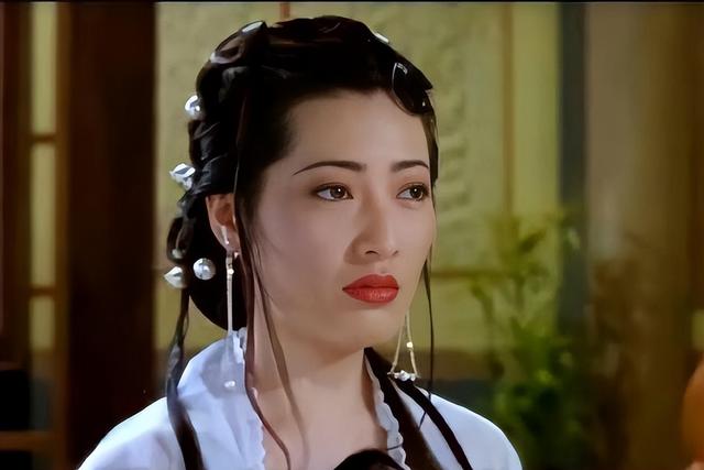 “最美潘金莲”杨思敏:靠胸走红,患上乳腺癌后,后来怎么样了?