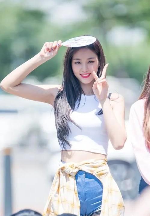 韩国走性感路线的美女,这身材也太好了吧