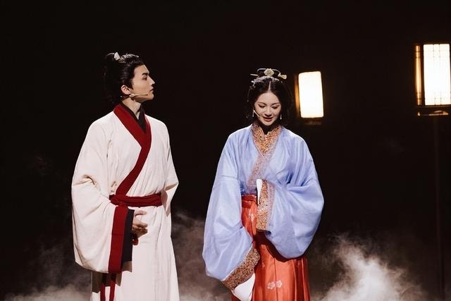 盘子女人坊镜头下的张雨绮,红衣惊艳《美研社》
