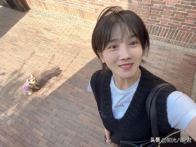 娱乐圈最尴尬的男女撞脸,连细微表情都如出一辙,爱你就像爱自己