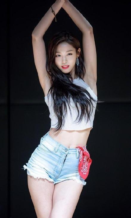韩国走性感路线的美女,这身材也太好了吧