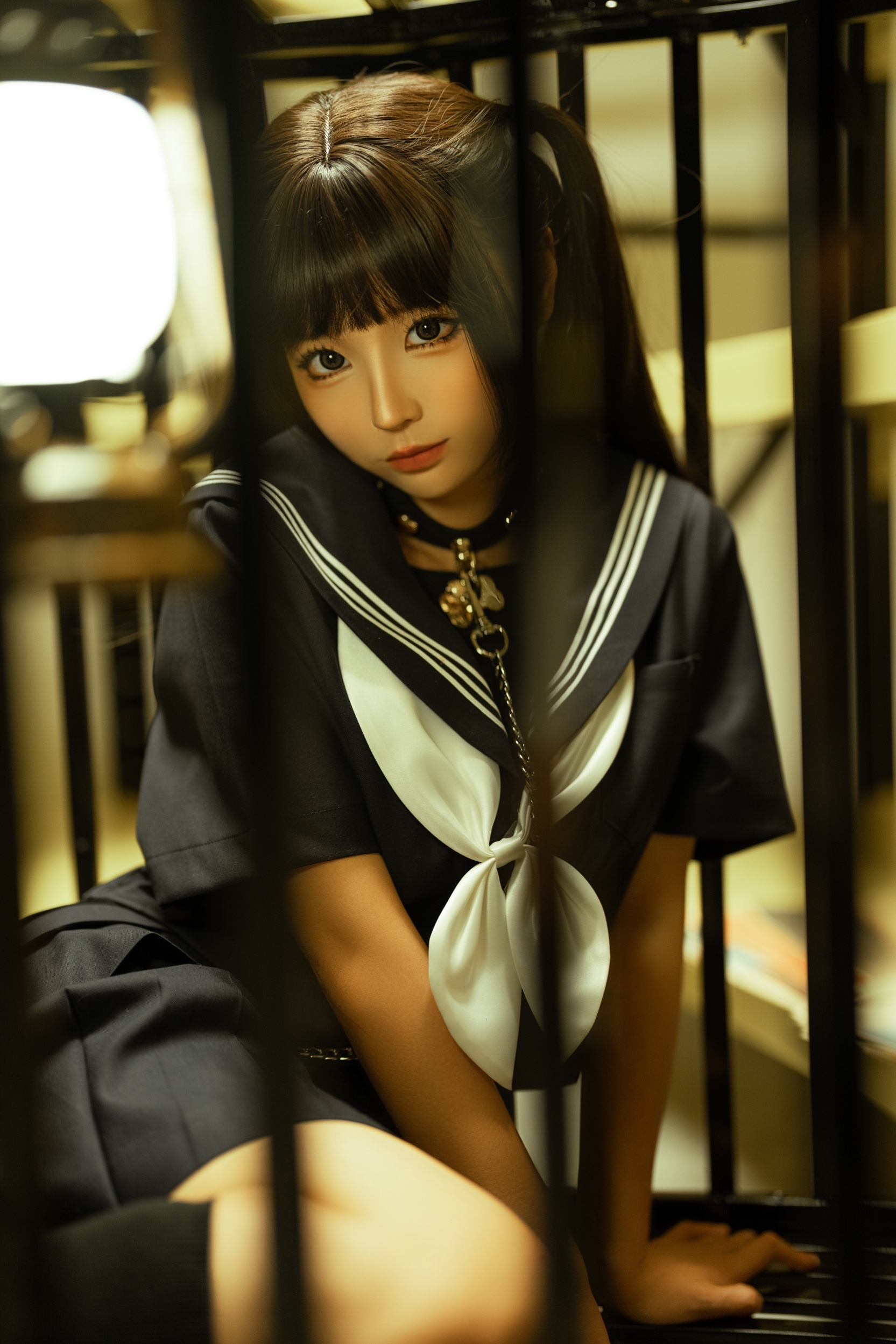 光女仆 水手服 囚笼
