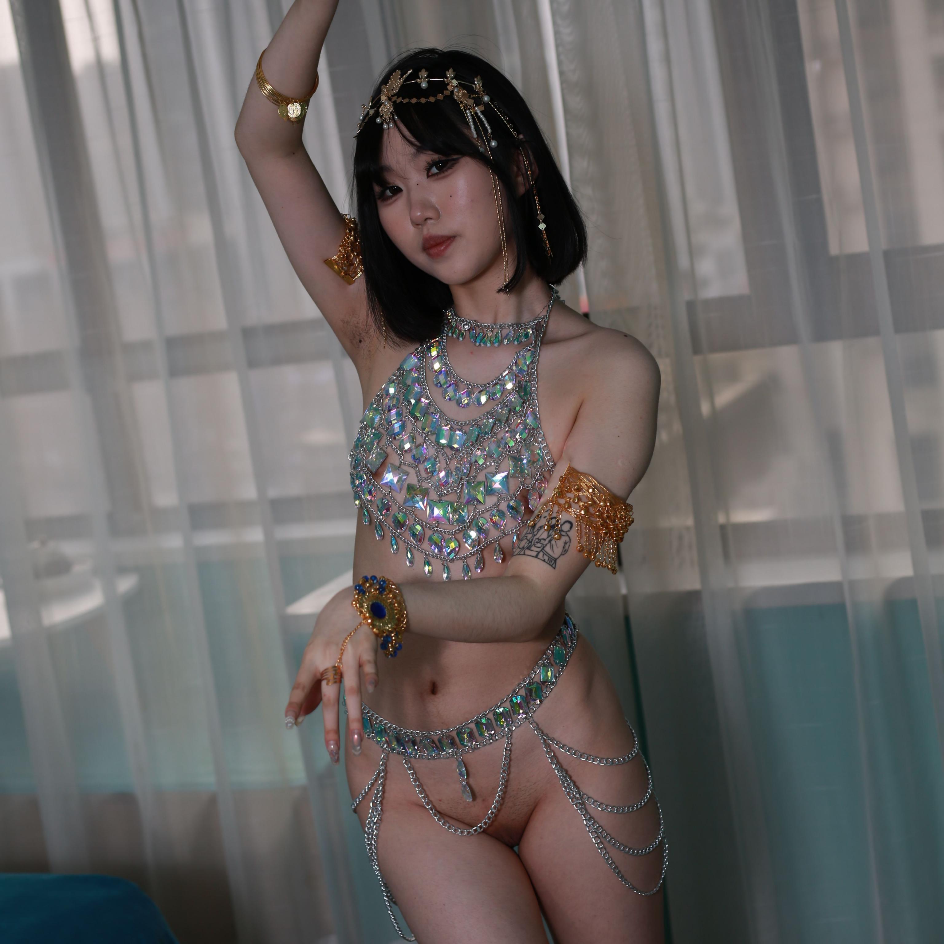 体态优美曼妙多姿