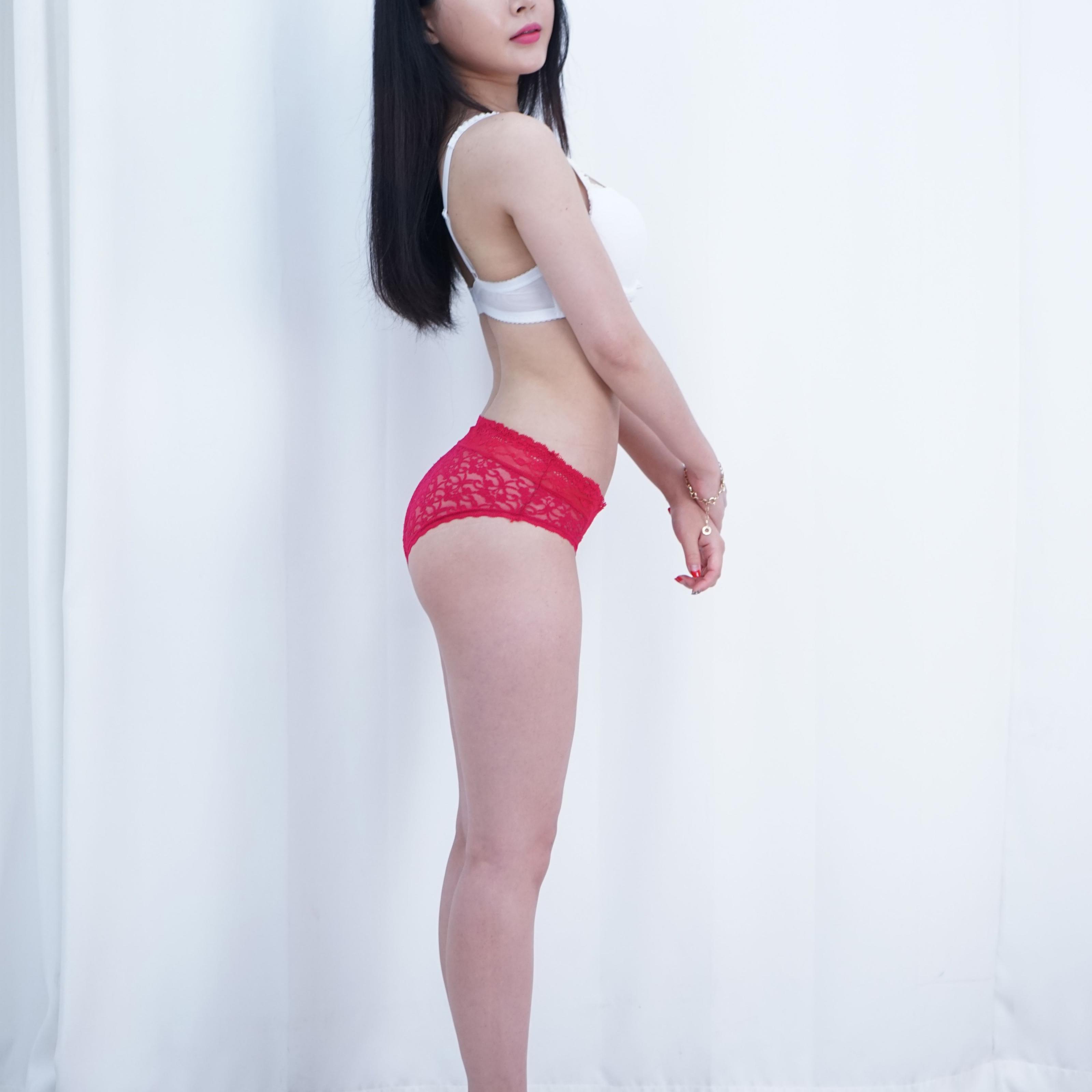 紅內(nèi)褲少婦身材太棒了[58P]