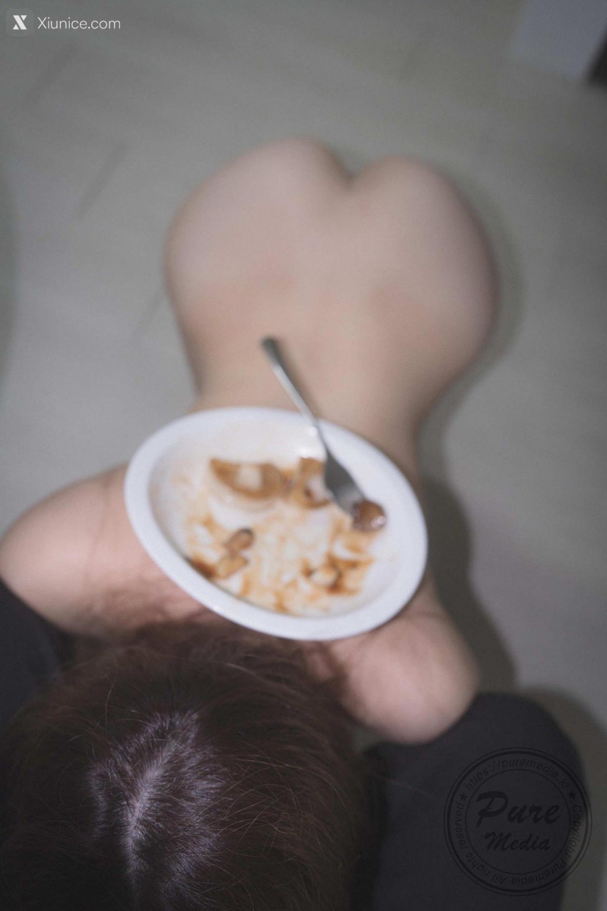 最近很火的含著內(nèi)褲的女孩Yeha套圖