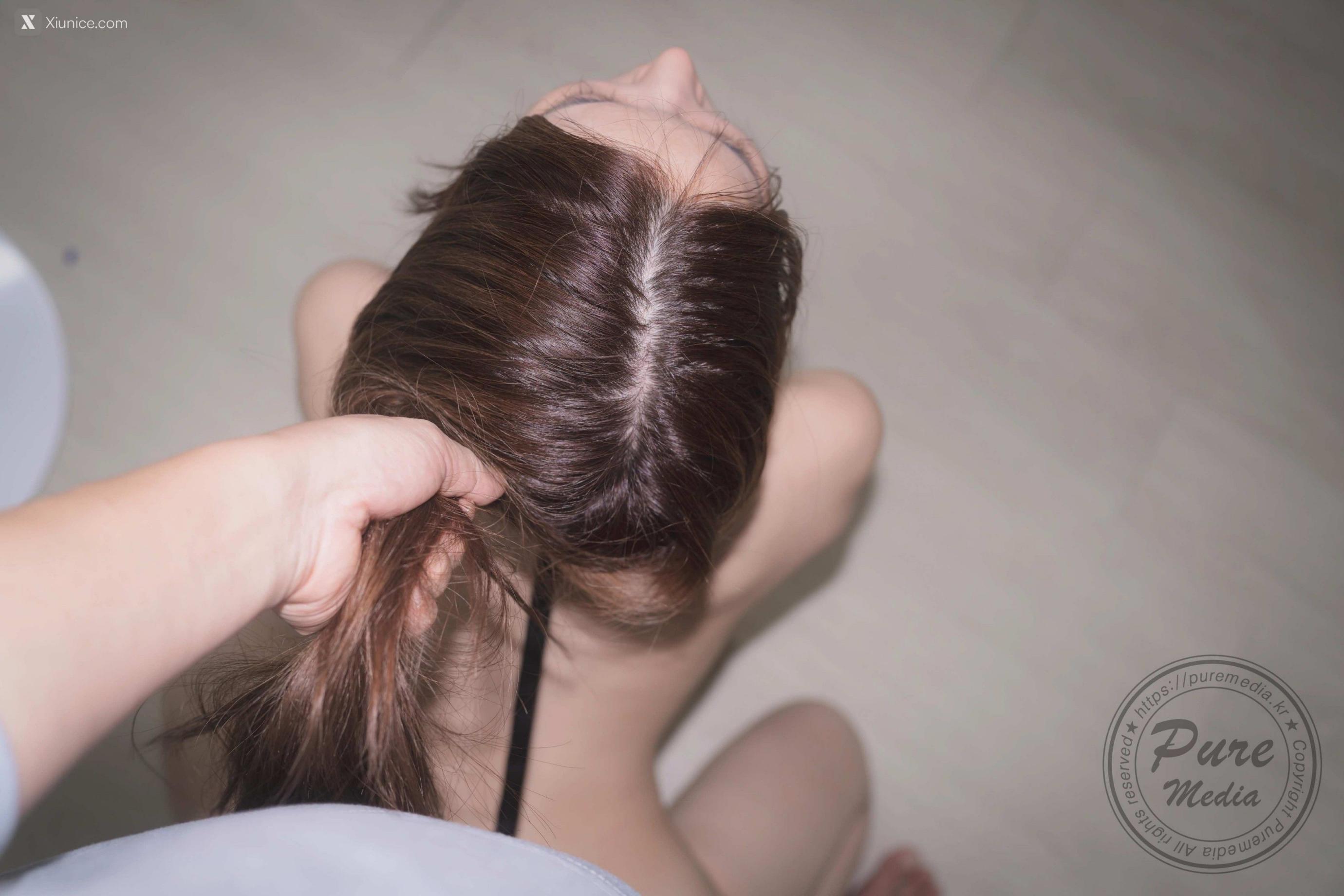 最近很火的含著內(nèi)褲的女孩Yeha套圖