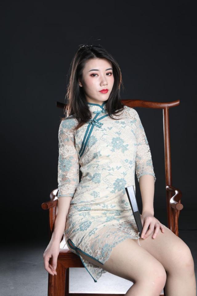 这旗袍妹子还真诱人呢