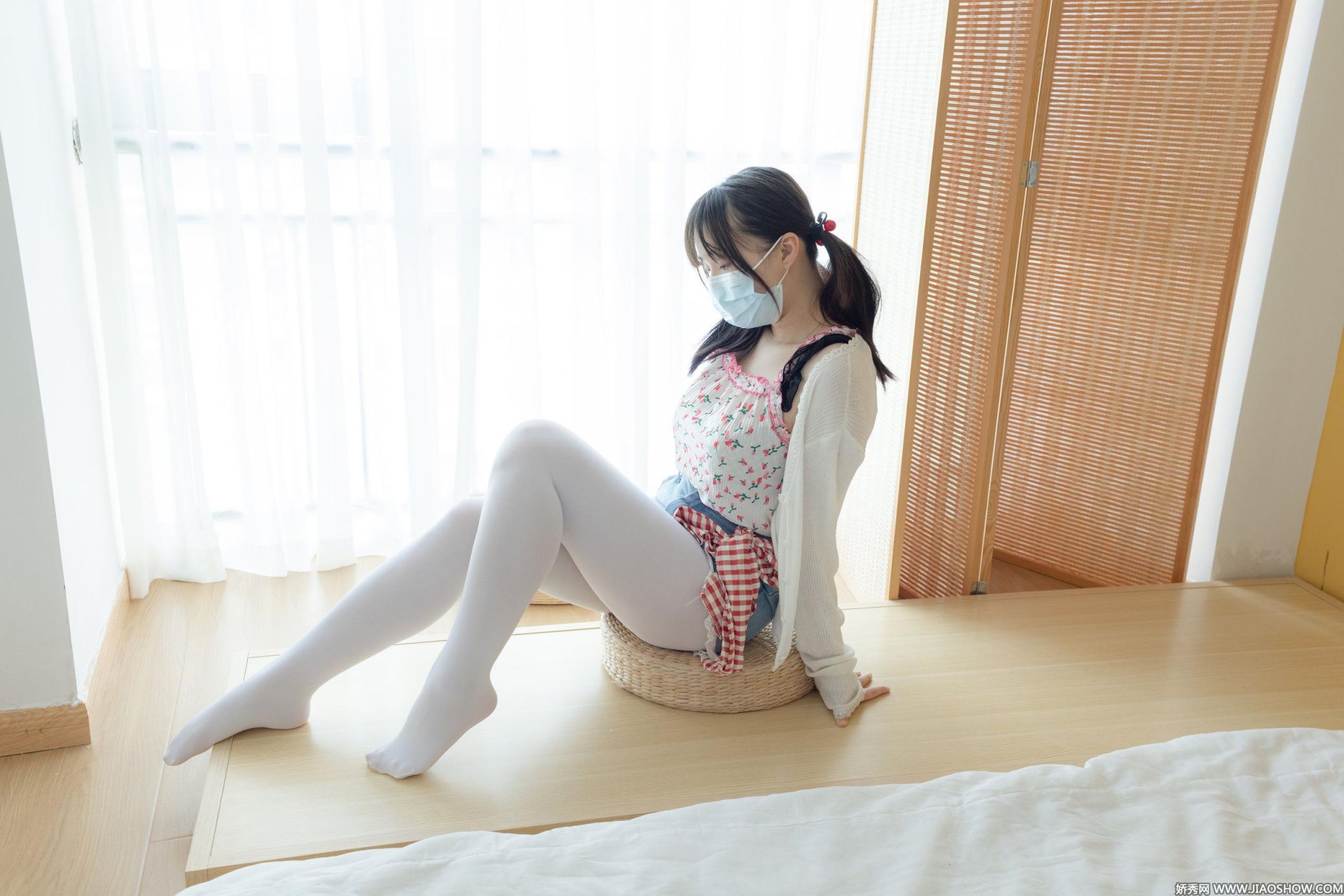 极品巨乳白丝微胖女孩儿
