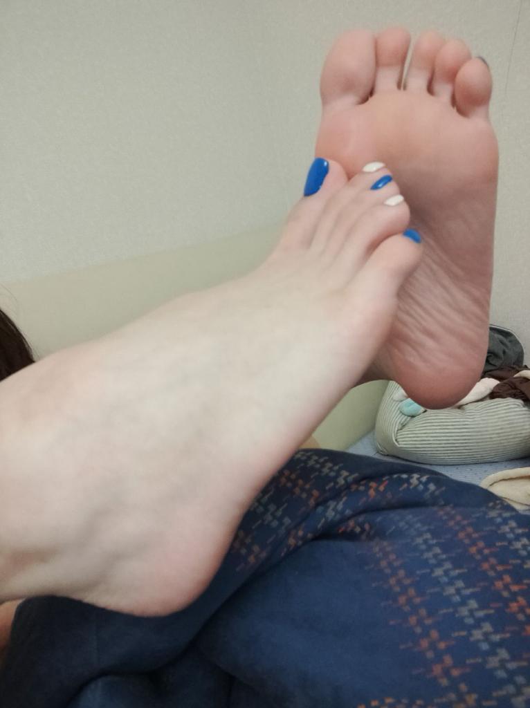 [美足分享] 喜欢美美的香喷喷可舔可嘬的脚丫丫