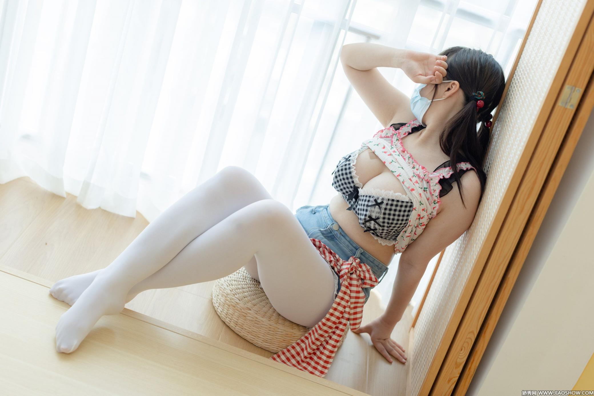 奶子真大 看着好想要