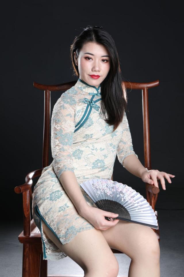 这旗袍妹子还真诱人呢[58P]