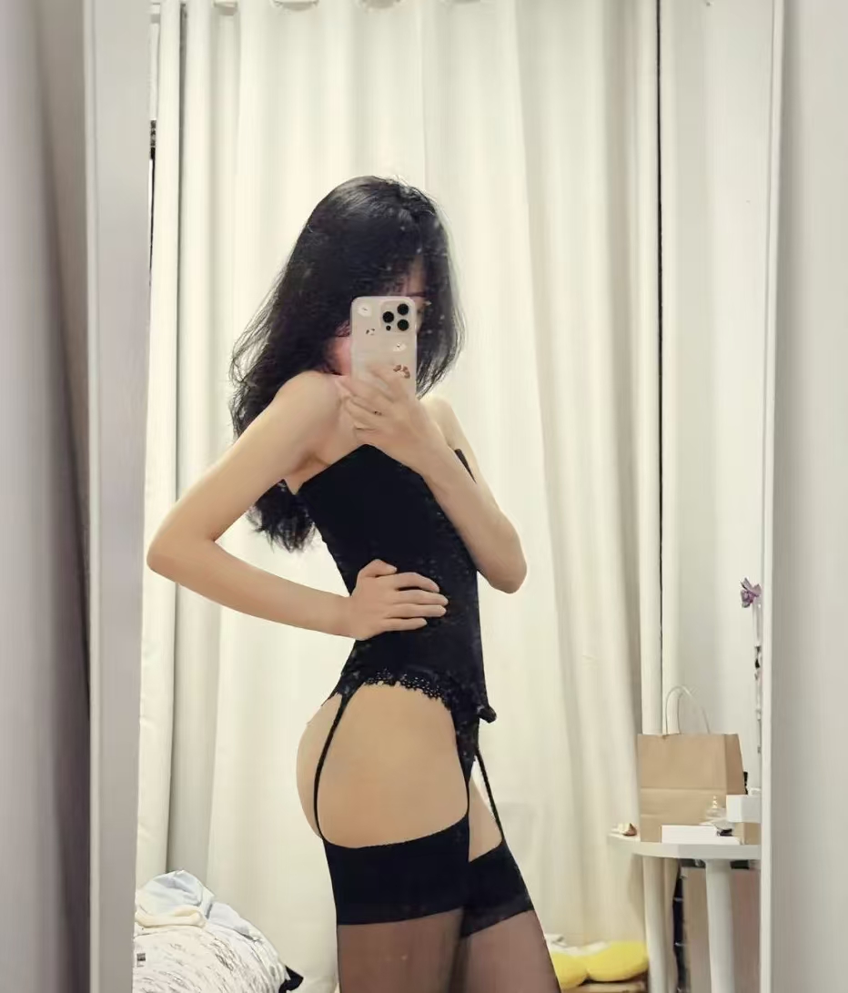 天气晴娇妻的丝袜诱惑