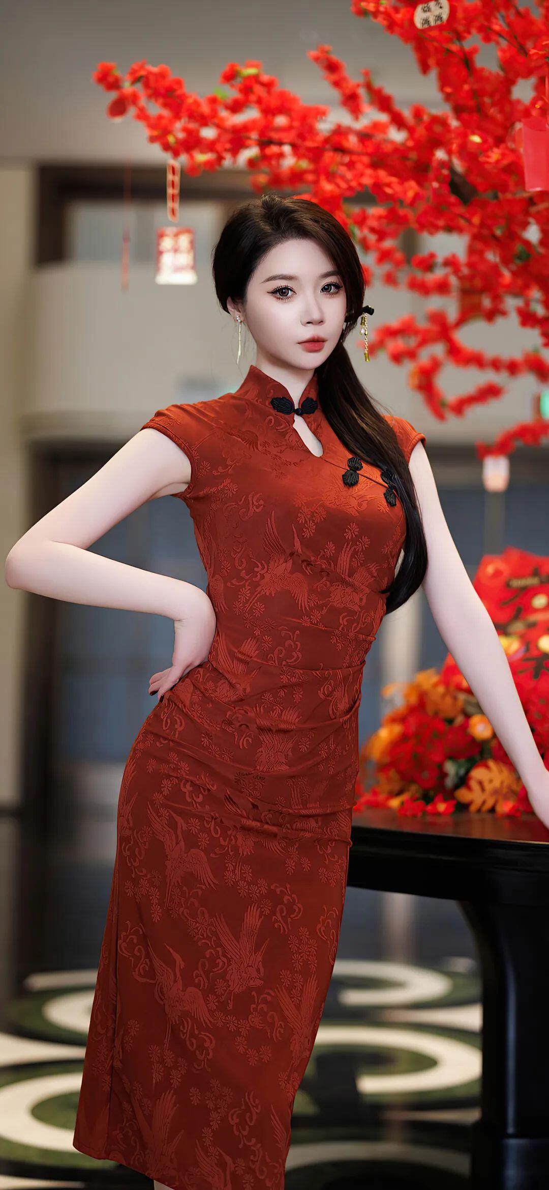 前凸后翘的妹子邀你一起玩