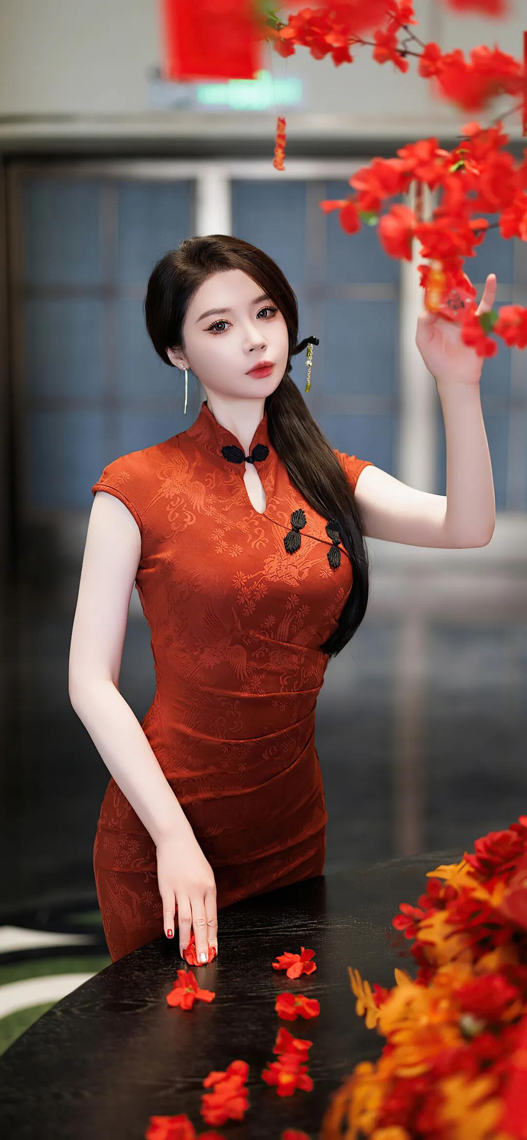 前凸后翘的妹子邀你一起玩