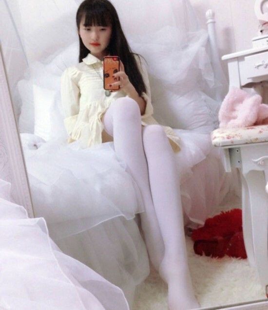 風(fēng)騷的妹子氣質(zhì)更加迷人