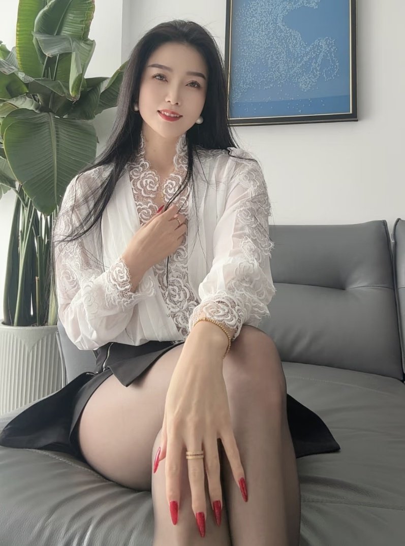 萬(wàn)千嬌媚美少婦[2025]