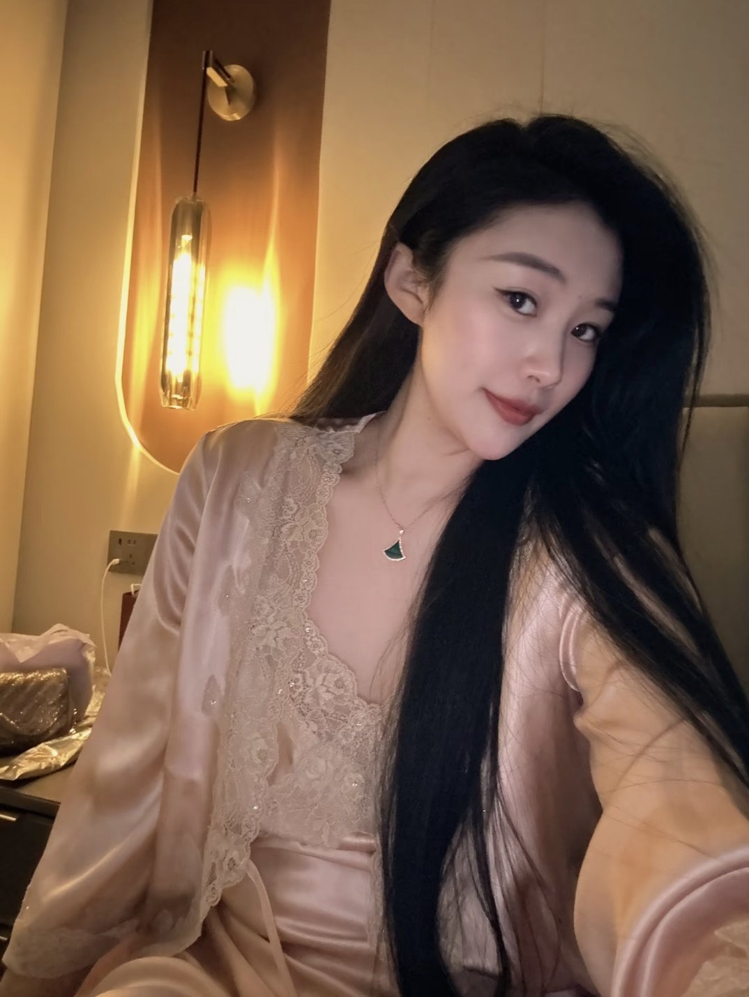 萬(wàn)千嬌媚美少婦[2025]