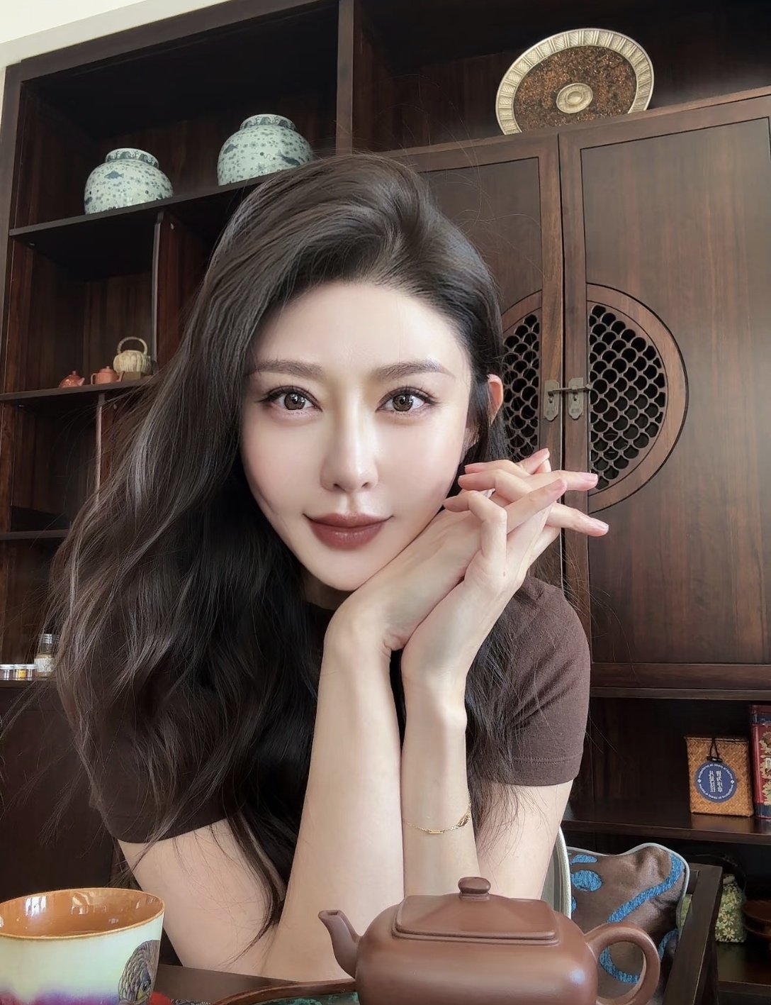 萬(wàn)千嬌媚美少婦[2025]