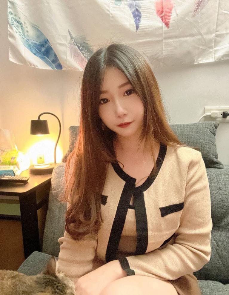 [小母狗] 發(fā)騷的小母狗 [100P]