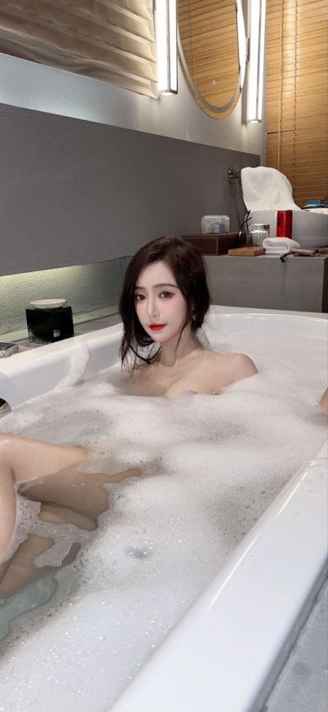 [小母狗] 發(fā)騷的小母狗 [100P]