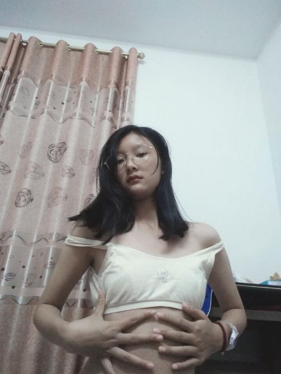 [小母狗] 大學(xué)生 - 年輕的肉體就是美 [100P]