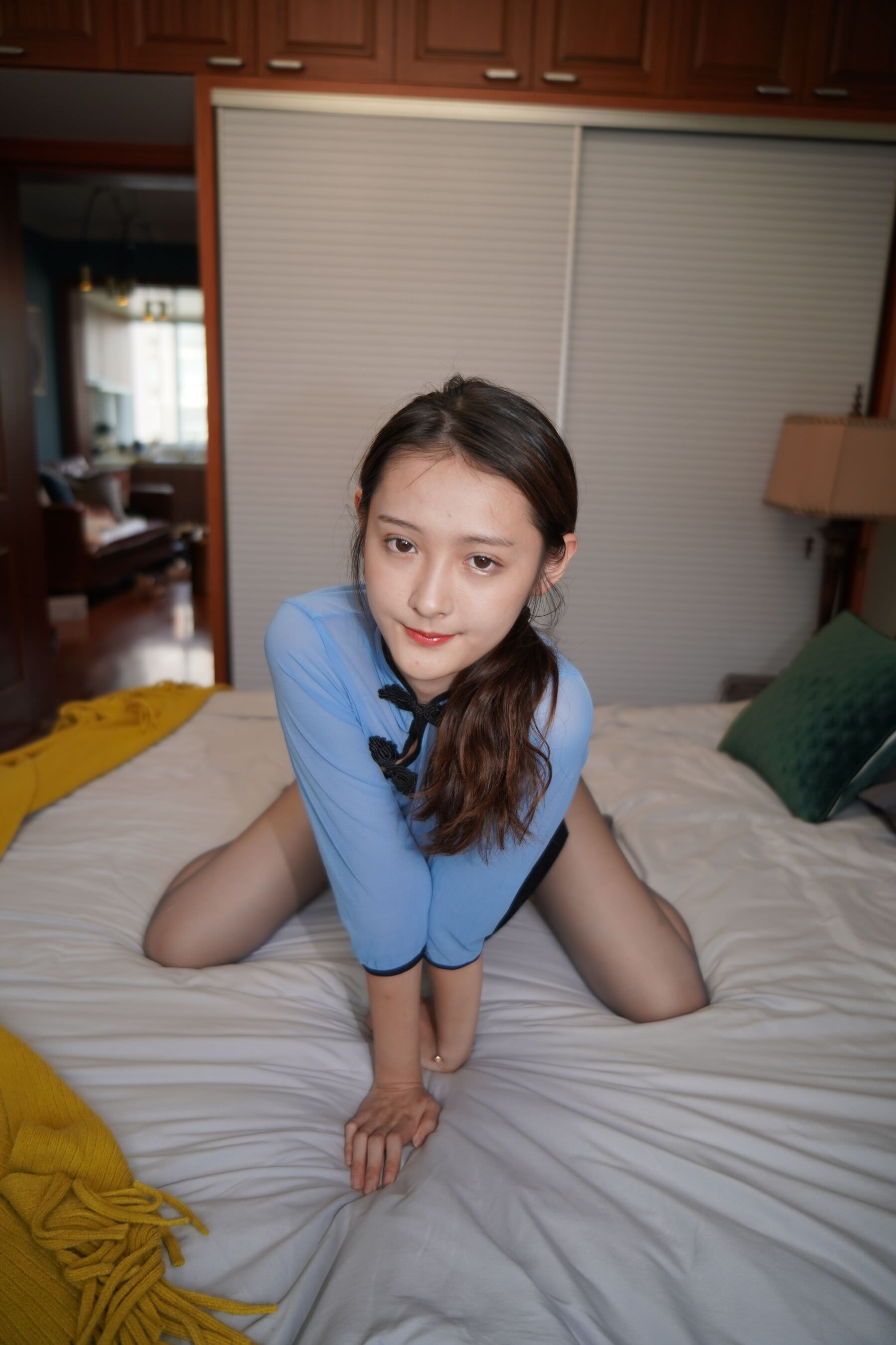 少女的丝袜太舒服了