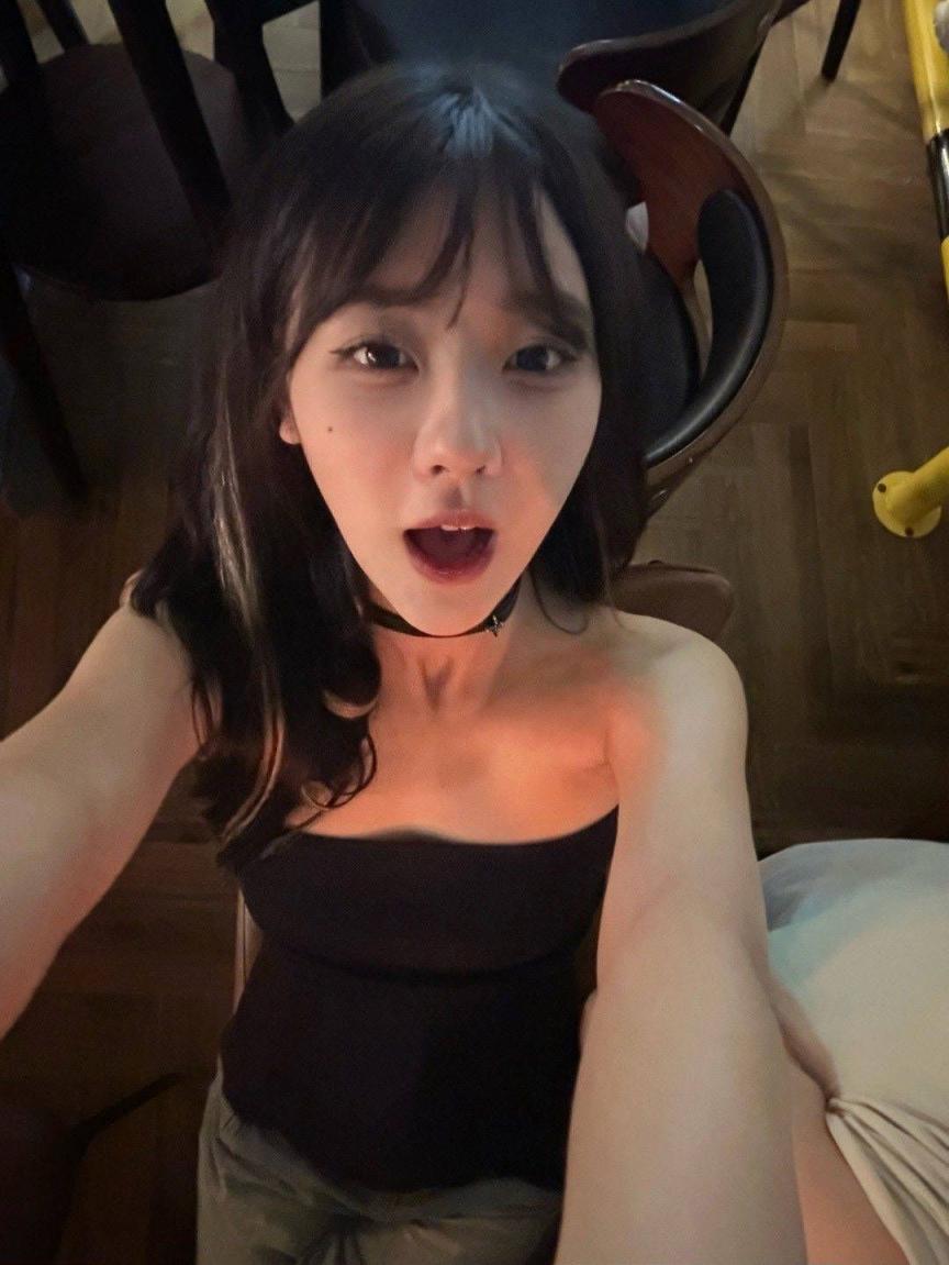 发点漂亮的小姐姐  越看越美