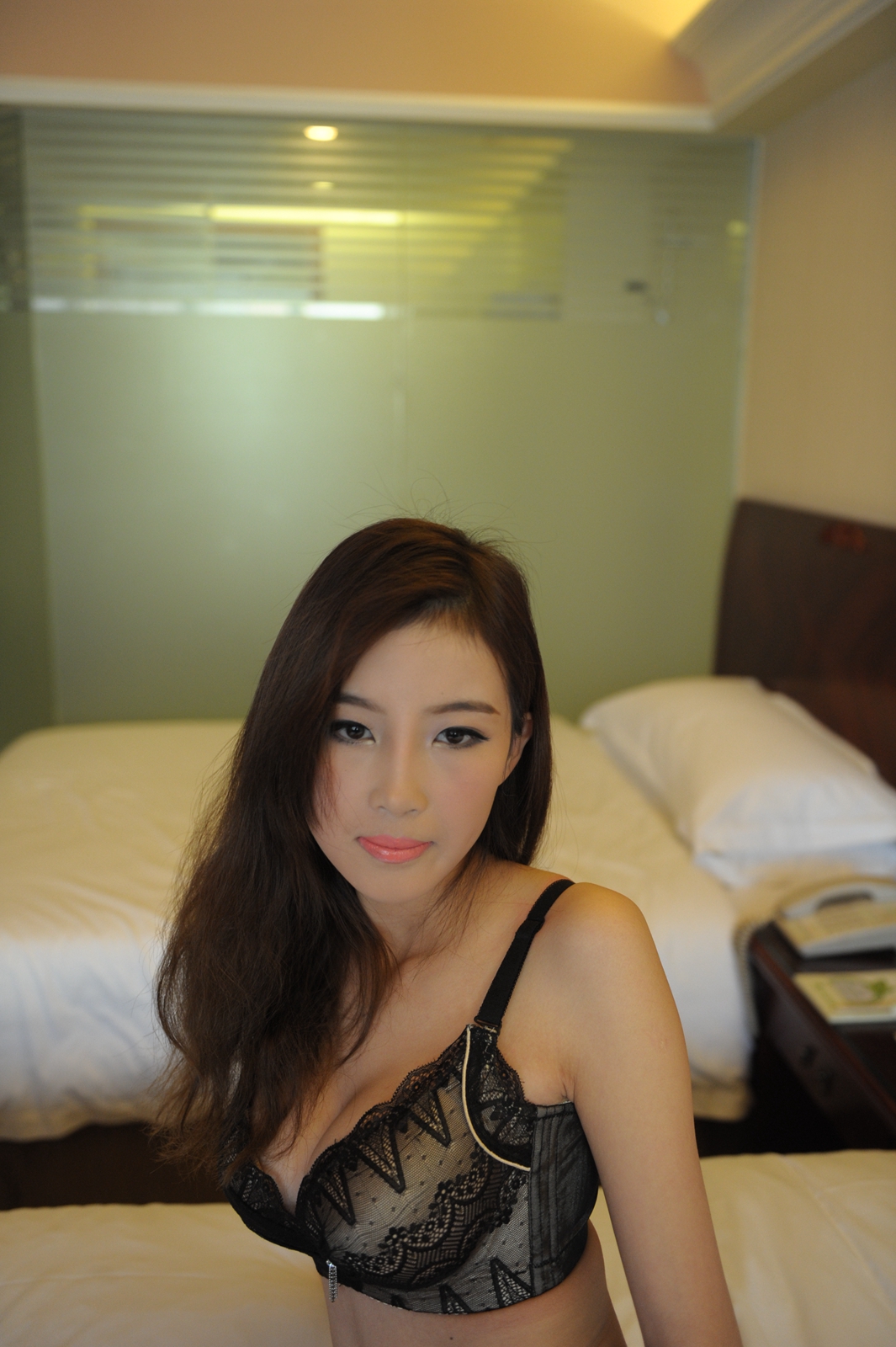 极品气质内衣美少妇
