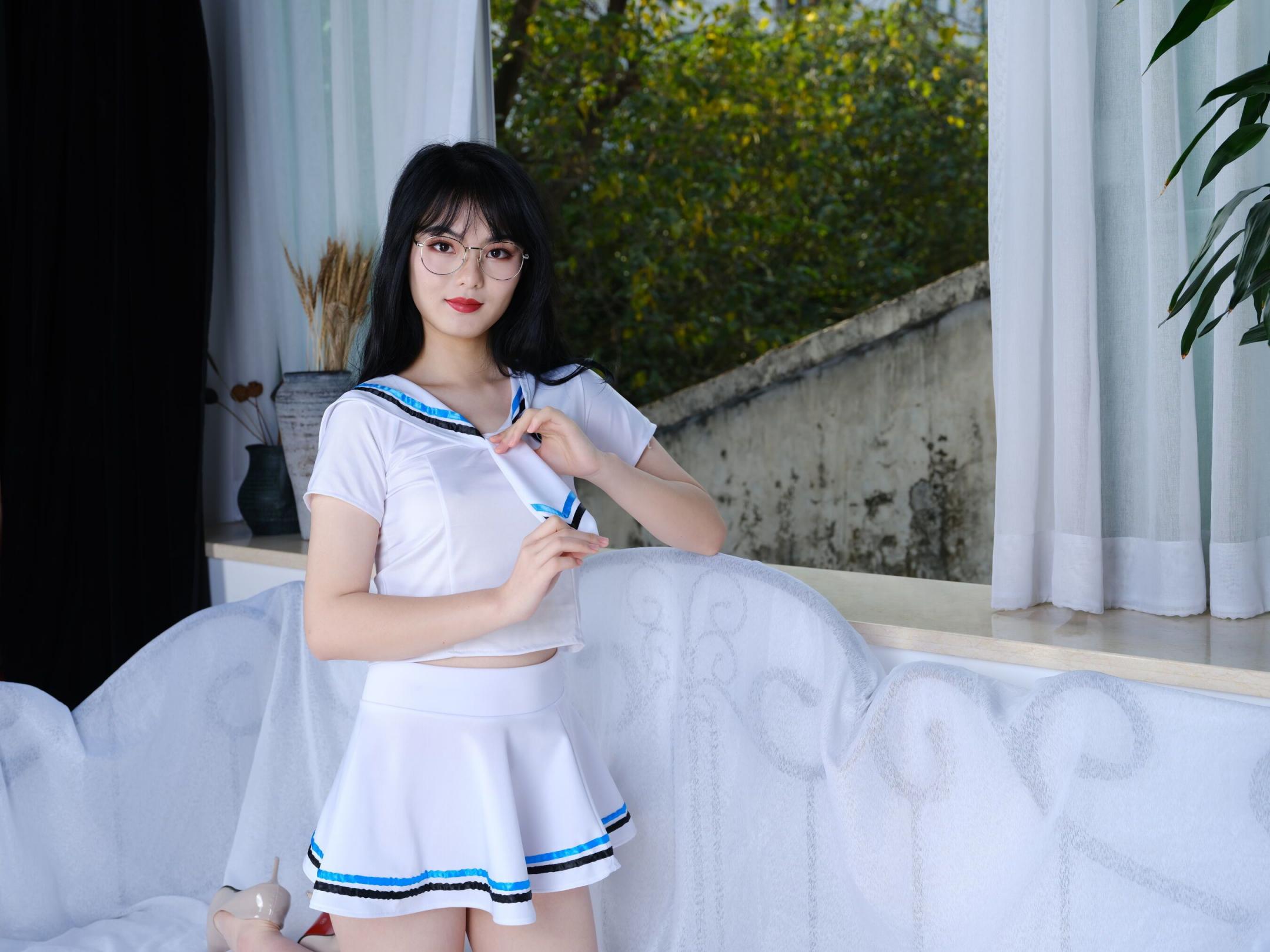 風騷且清純的JK眼鏡娘