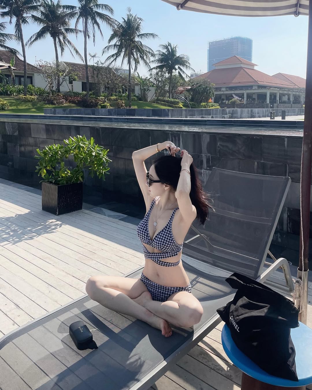 萬(wàn)千嬌媚美少婦