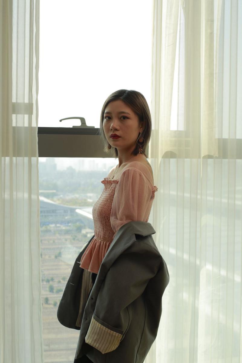 良家衣服脱掉衣服漏出奶子