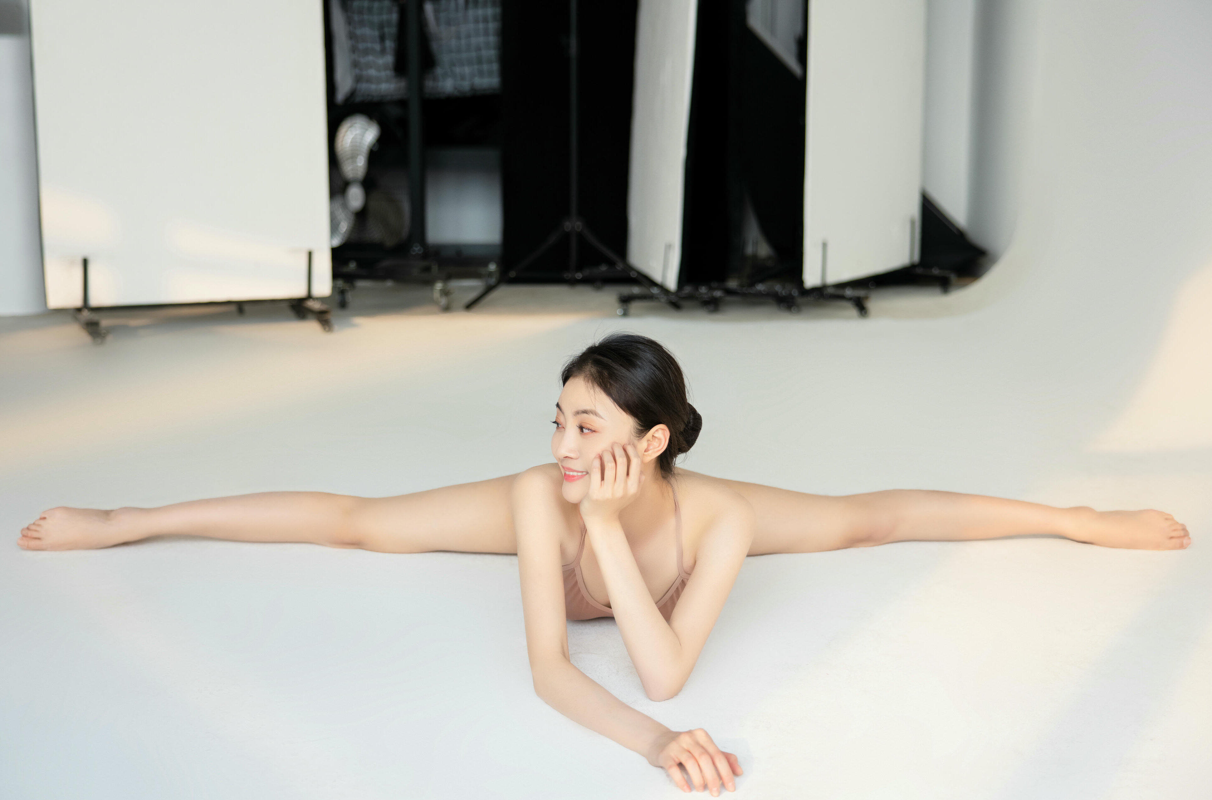 优雅的芭蕾女女孩