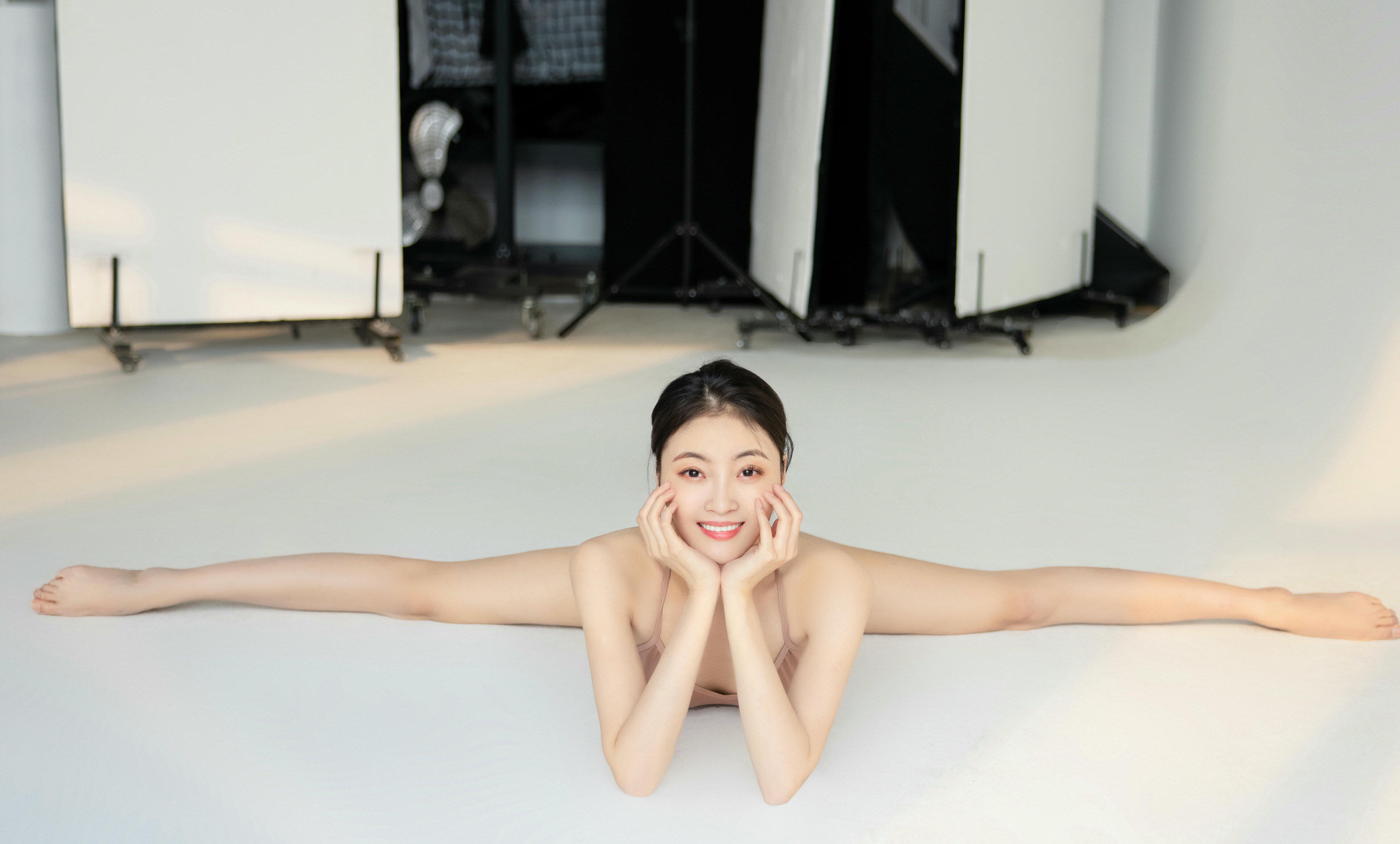 优雅的芭蕾女女孩