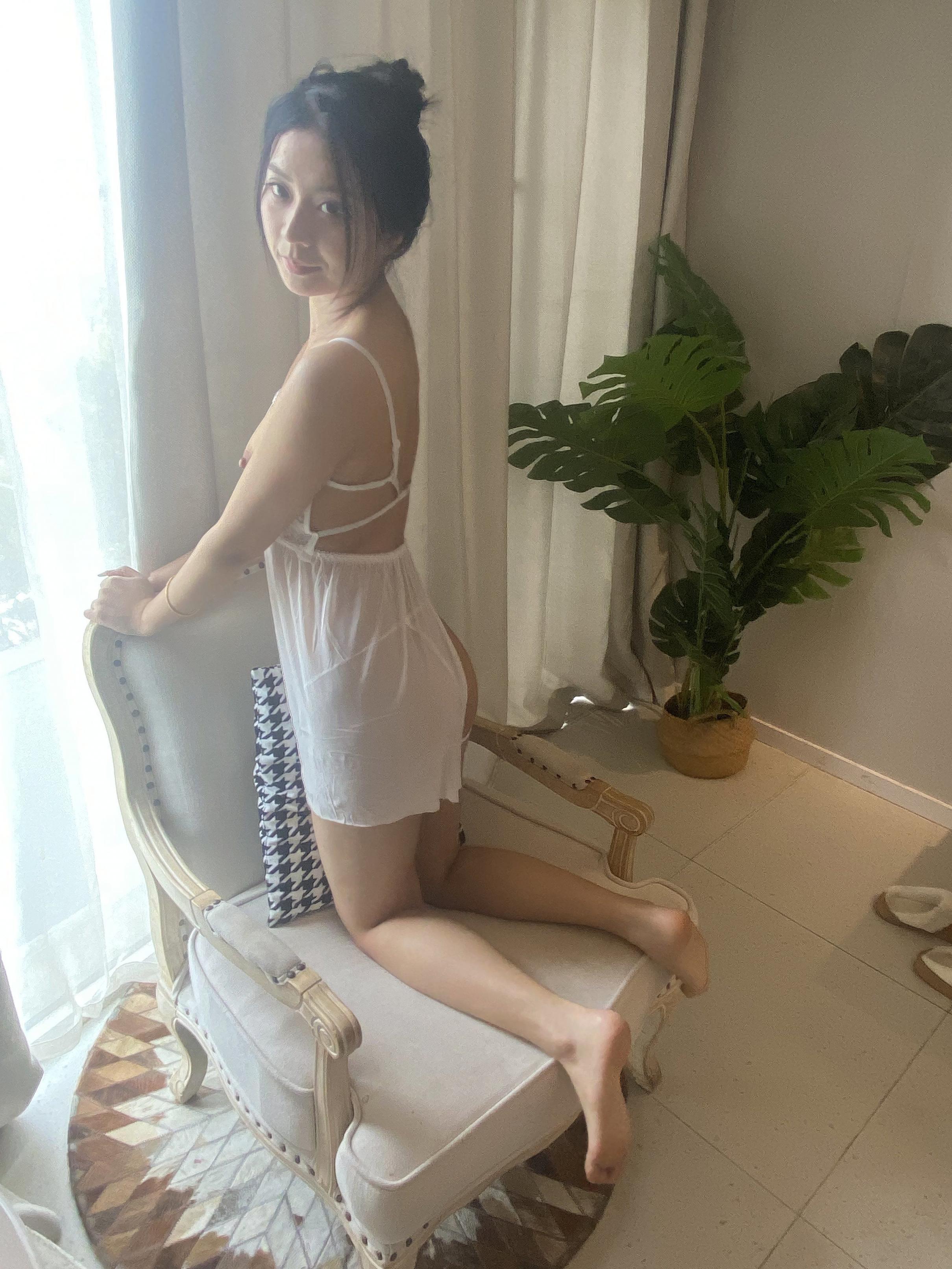良家大屁股妹子看上去是自愿的
