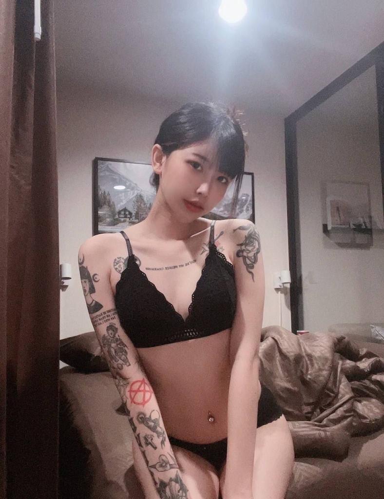 [小母狗]  馴服 [106P]