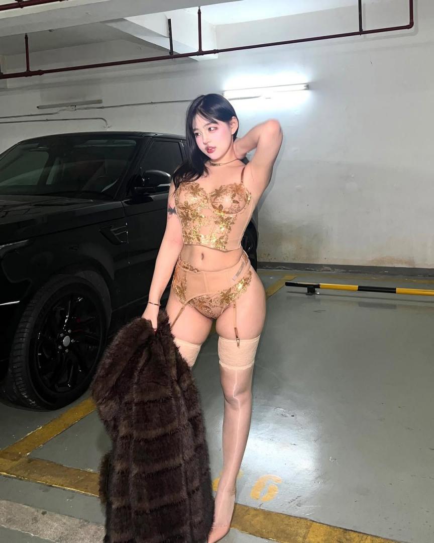 超可爱的邻家少女 蜂腰圆臀完美比例的漫画身材——小优优子