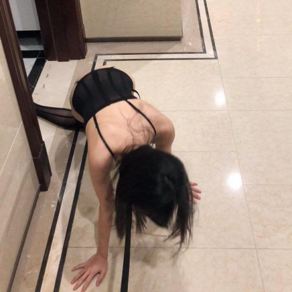 今日主题评论区项圈比拼