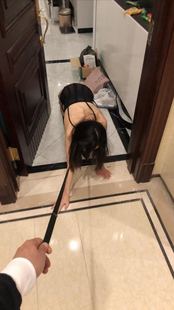 今日主题评论区项圈比拼
