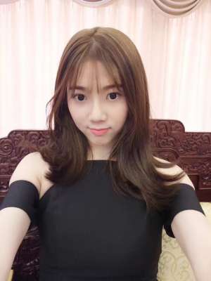 《人間絕色是女子》露臉?lè)床铈?，清純女神vs淫蕩母狗