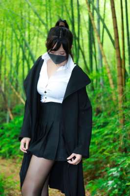 极品 野外油亮丝袜妹子