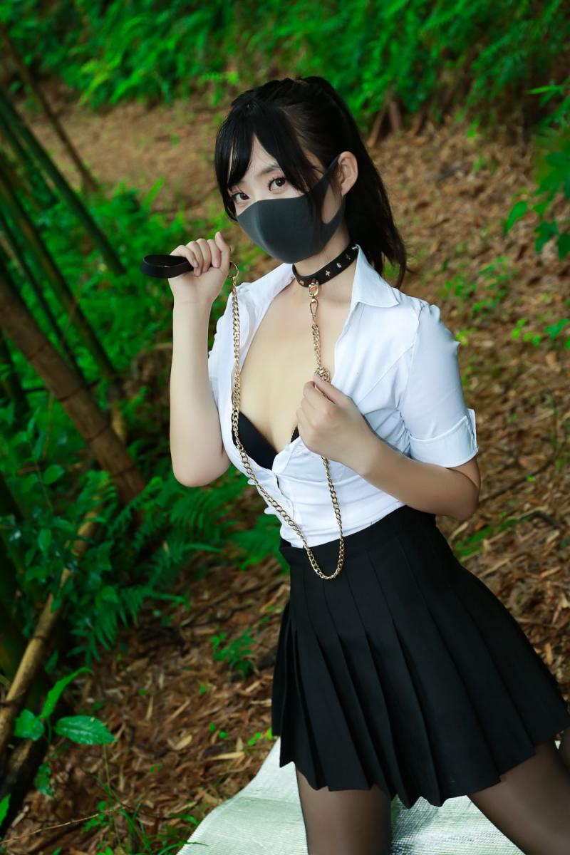 极品 野外油亮丝袜妹子