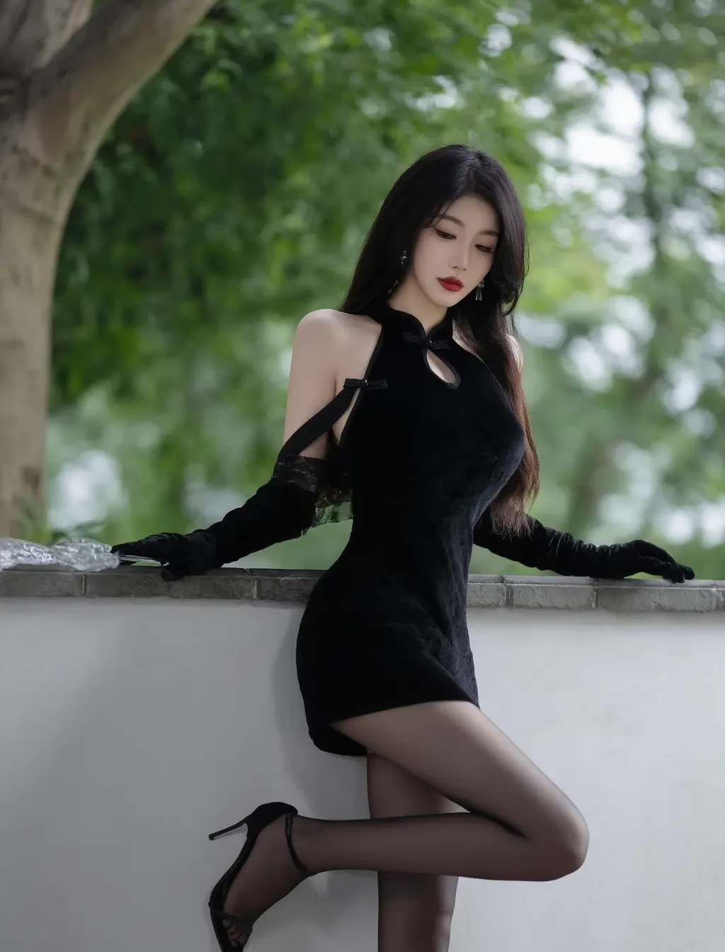 美腿御姐黑丝变装风情秀