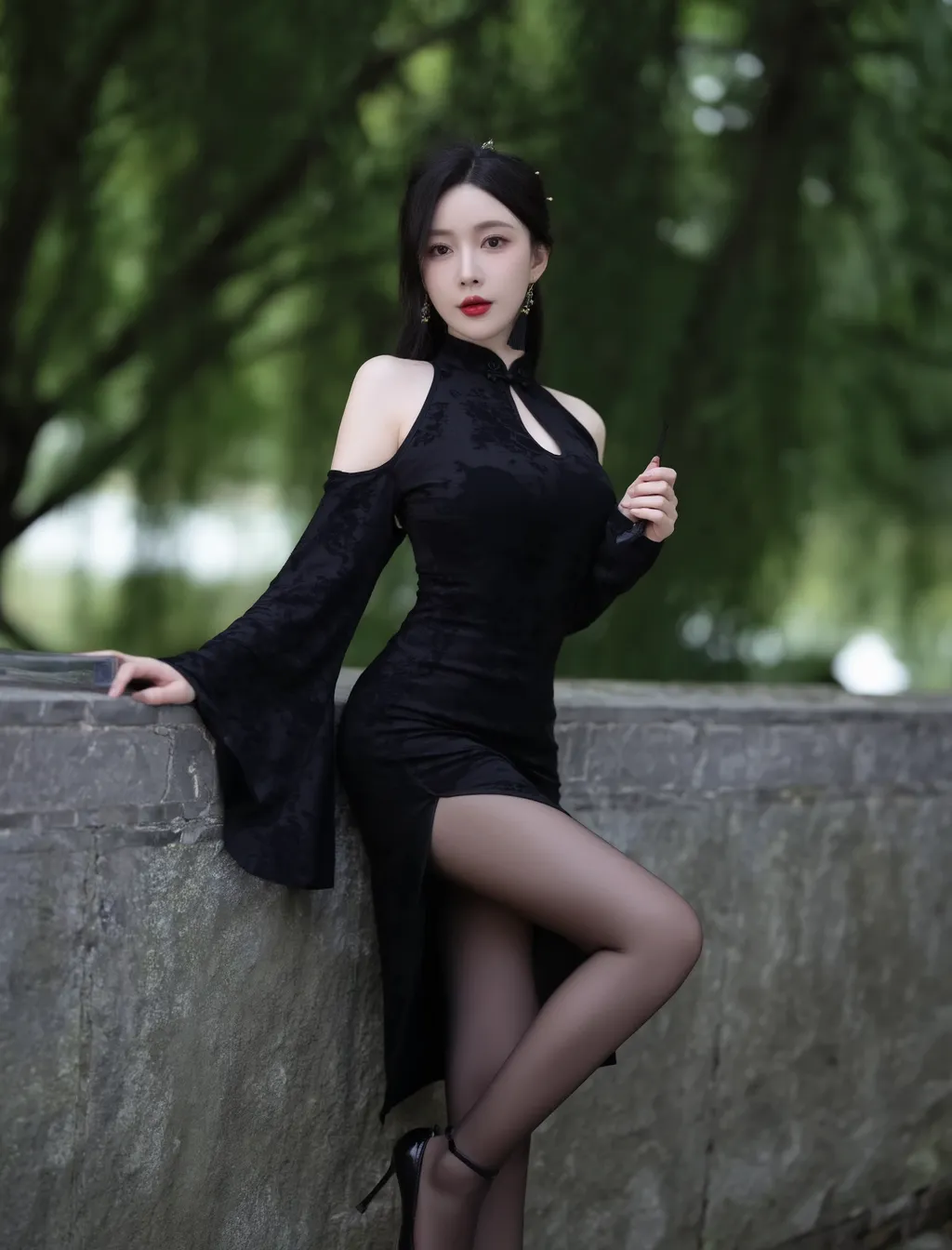 美腿御姐黑丝变装风情秀