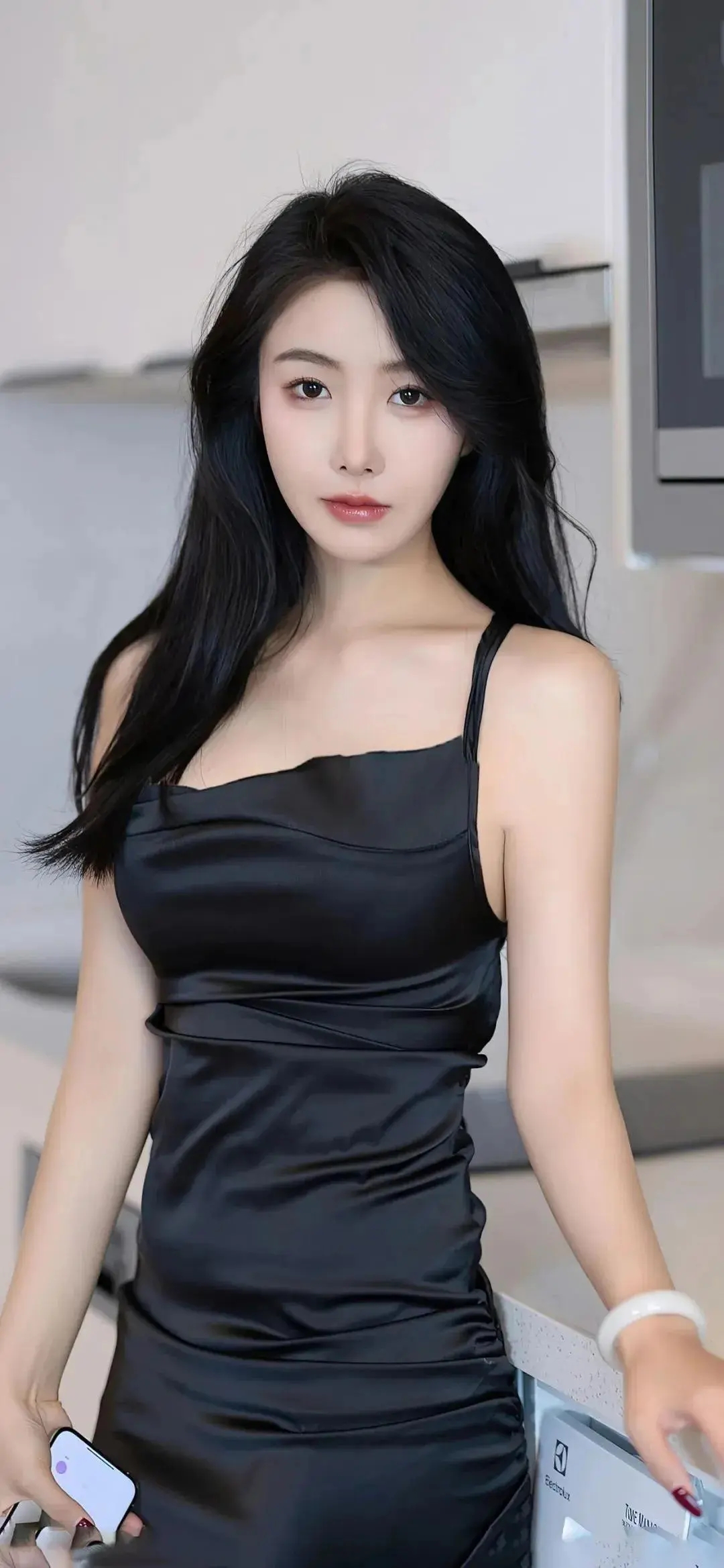 美腿御姐黑丝变装风情秀