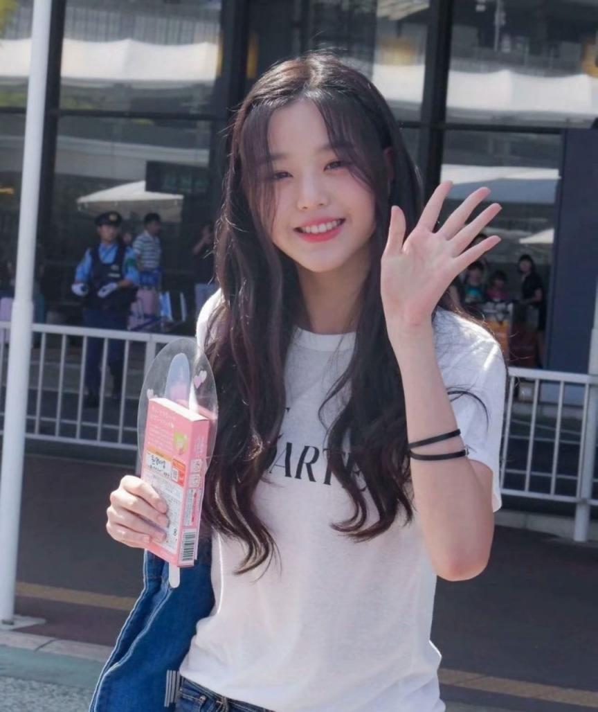 张元英开球