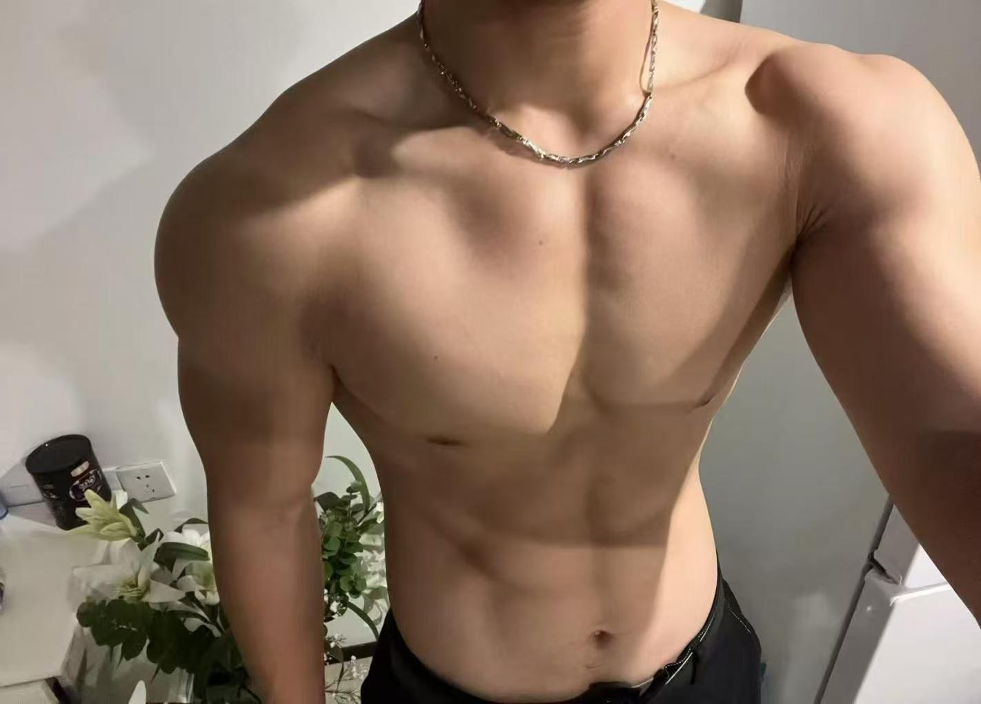 这么白嫩丝滑的欧美洋妞翘臀大白屁股