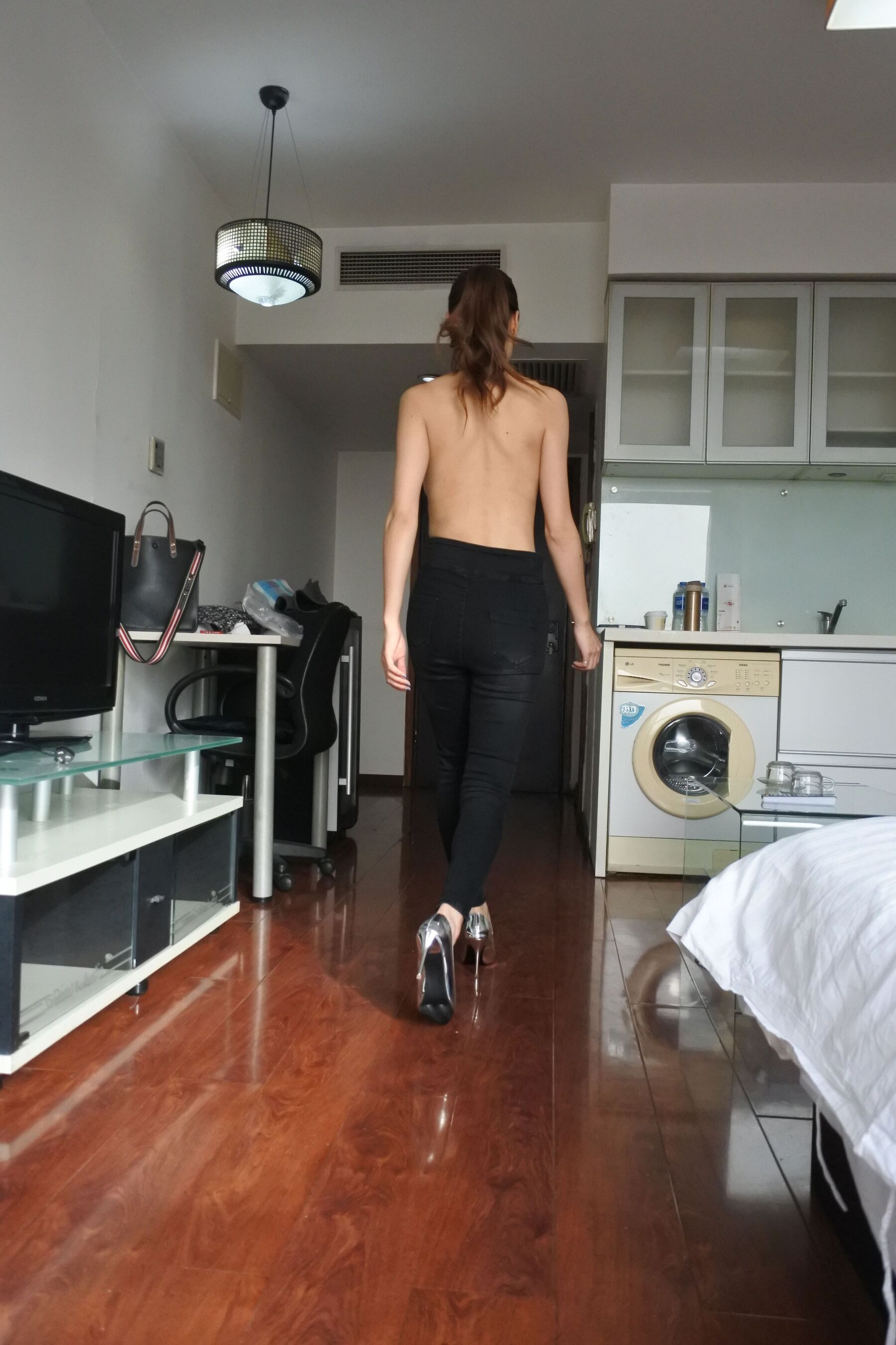 身材真不错腿尤其的美